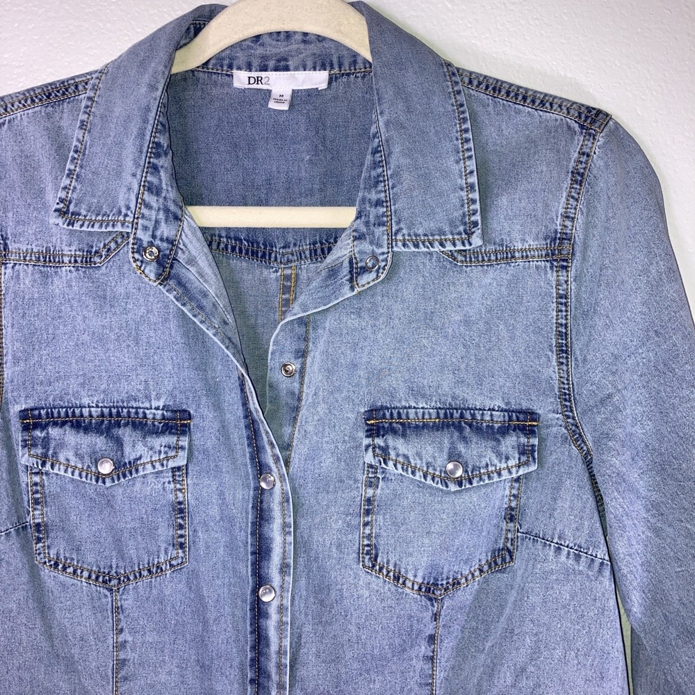 DR2 Women's M Chambray Button Up With Pearl Snap Buttons